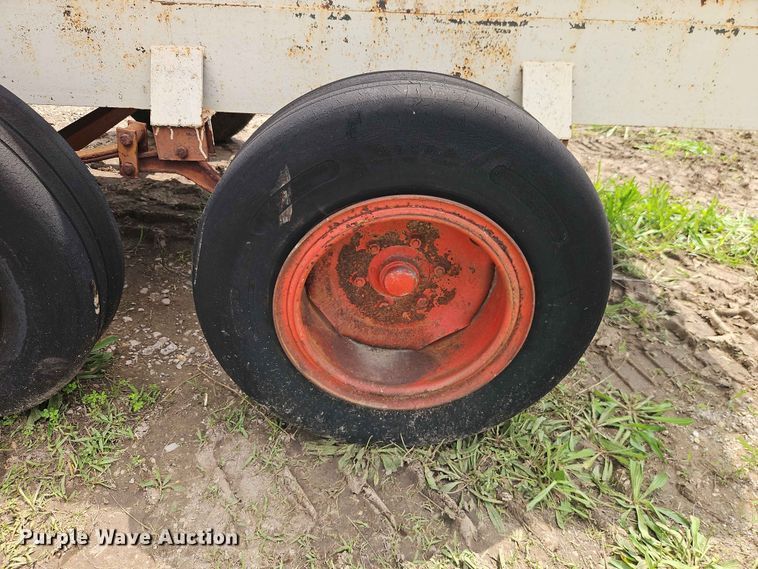 image for item EO7454 Tank trailer