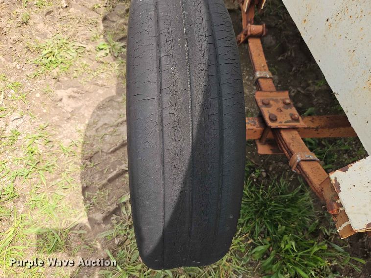 image for item EO7454 Tank trailer