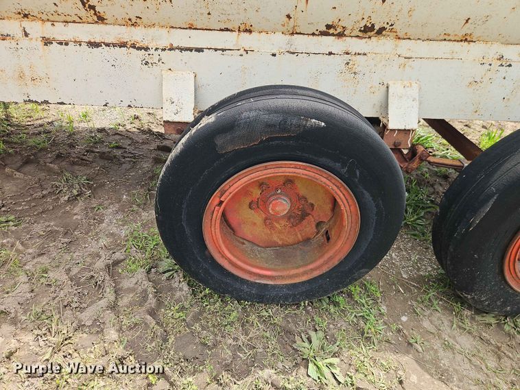image for item EO7454 Tank trailer