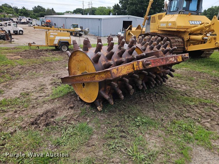 image for item EO7455 Sheepsfoot pull type roller