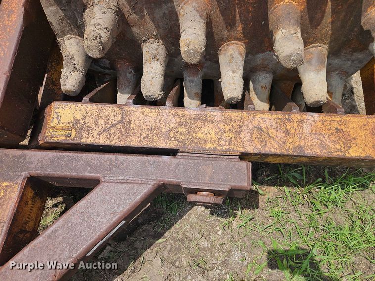 image for item EO7455 Sheepsfoot pull type roller