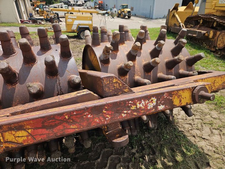 image for item EO7455 Sheepsfoot pull type roller