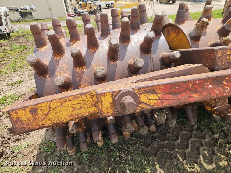 image for item EO7455 Sheepsfoot pull type roller