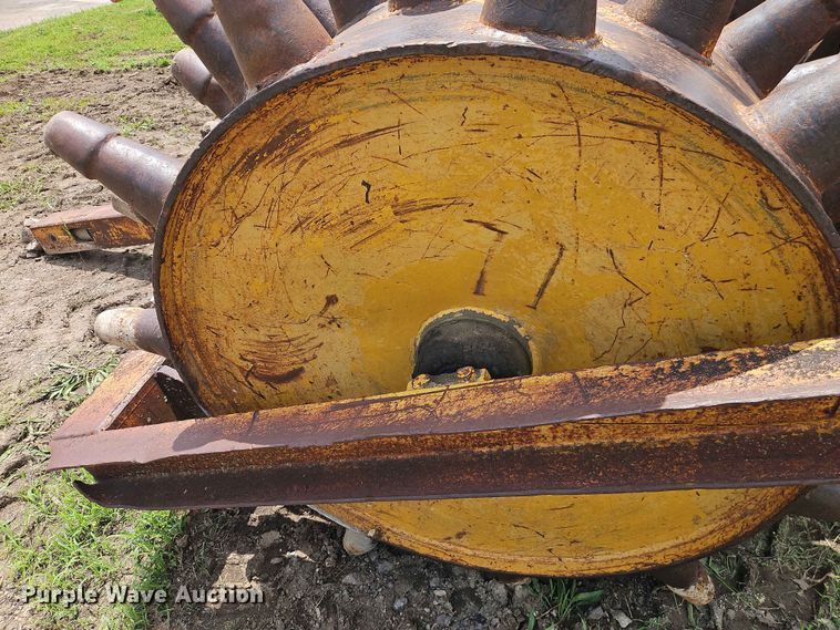 image for item EO7455 Sheepsfoot pull type roller