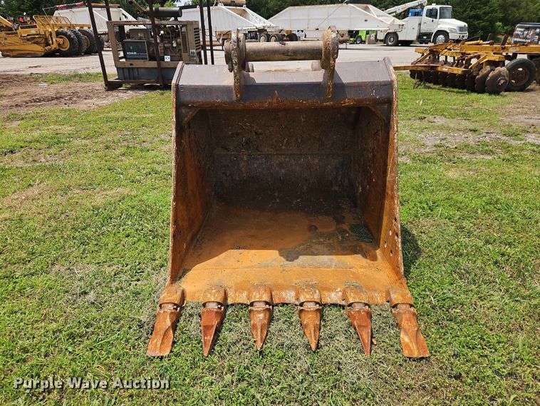 image for item EO7458 CF excavator bucket