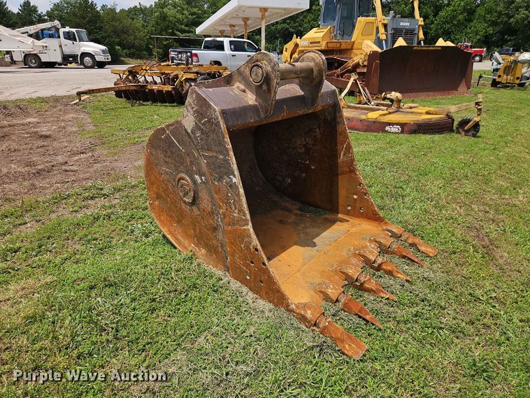 image for item EO7458 CF excavator bucket
