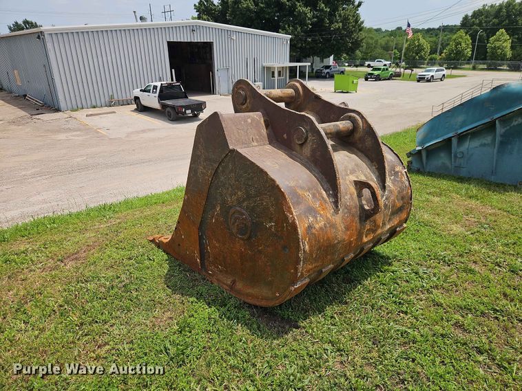 image for item EO7458 CF excavator bucket