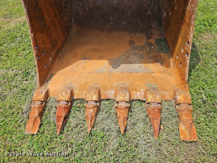 image for item EO7458 CF excavator bucket