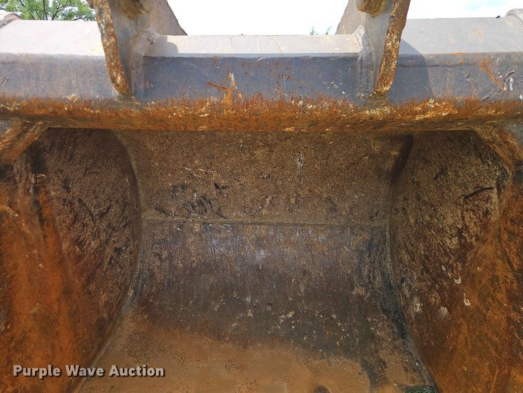 image for item EO7458 CF excavator bucket