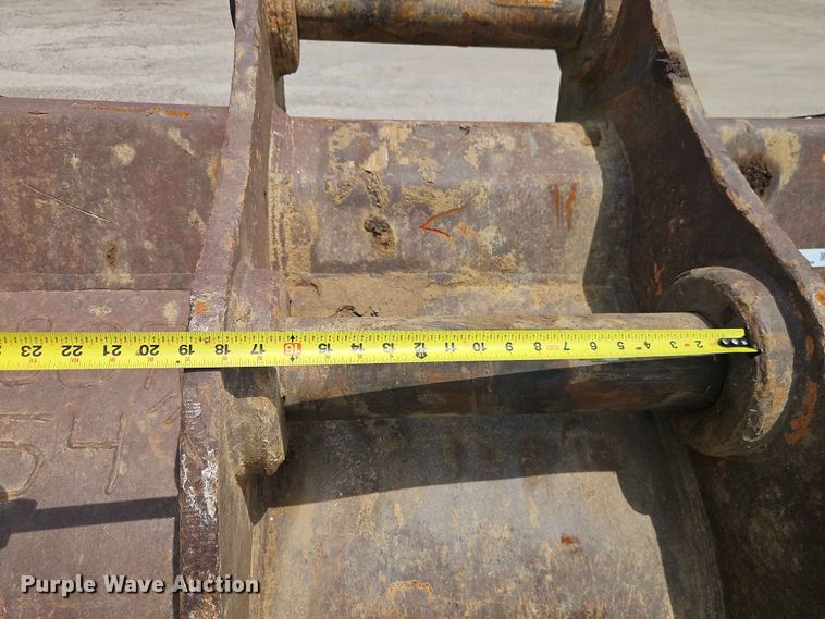 image for item EO7458 CF excavator bucket
