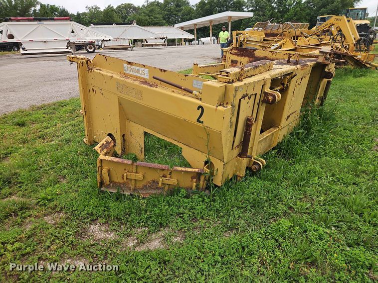 image for item EO7481 Rivinius Domor R600B material spreader
