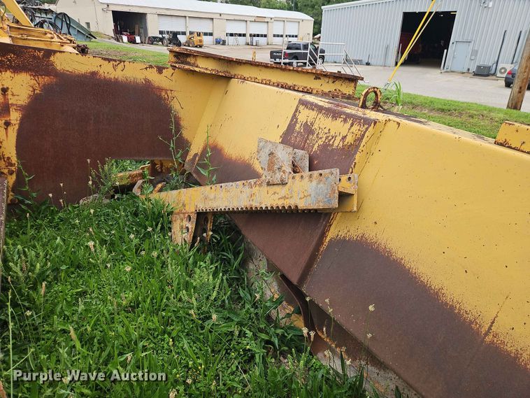 image for item EO7481 Rivinius Domor R600B material spreader