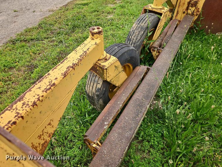image for item EO7481 Rivinius Domor R600B material spreader