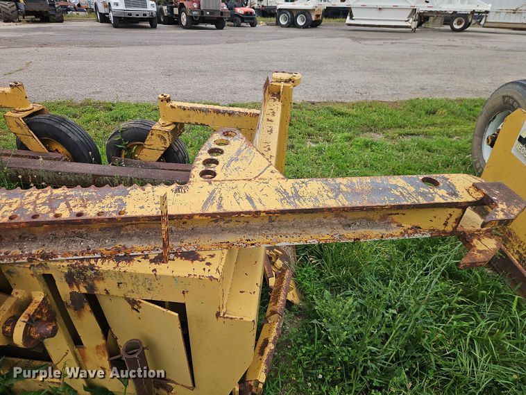 image for item EO7481 Rivinius Domor R600B material spreader