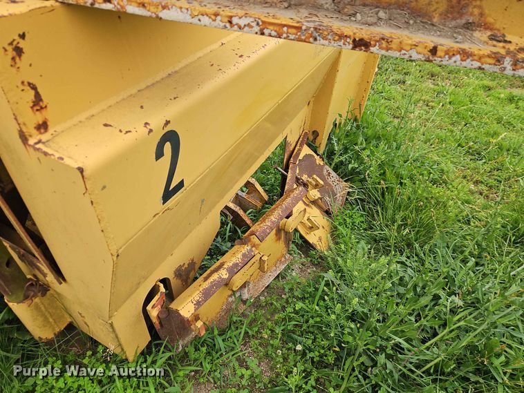 image for item EO7481 Rivinius Domor R600B material spreader