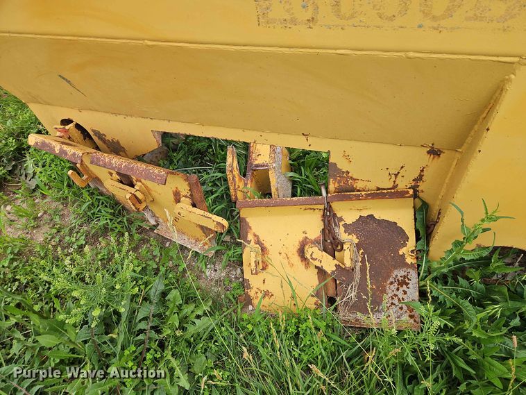 image for item EO7481 Rivinius Domor R600B material spreader