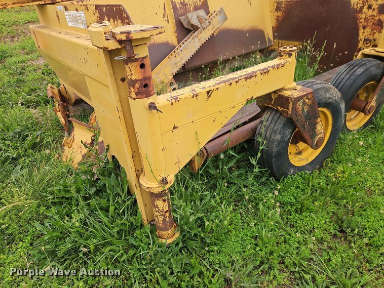 image for item EO7481 Rivinius Domor R600B material spreader