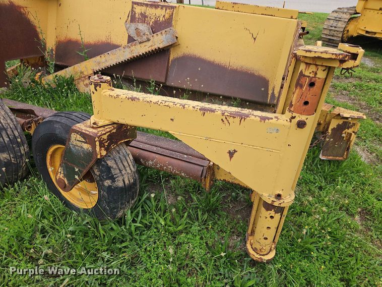 image for item EO7481 Rivinius Domor R600B material spreader