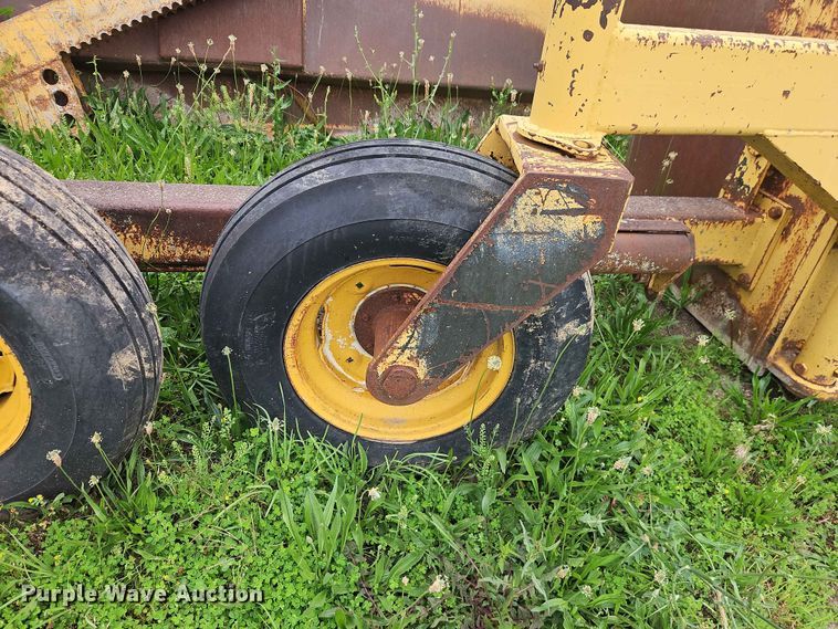image for item EO7481 Rivinius Domor R600B material spreader
