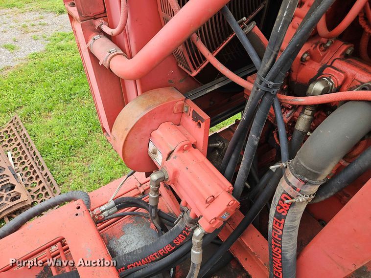 image for item EO7482 Morbark 4600 horizontal grinder