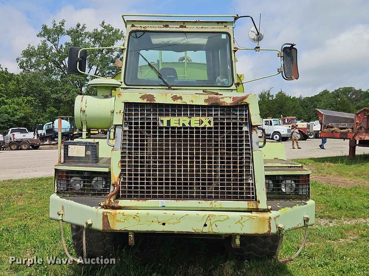 image for item EO7483 1996 Terex 2766C water wagon