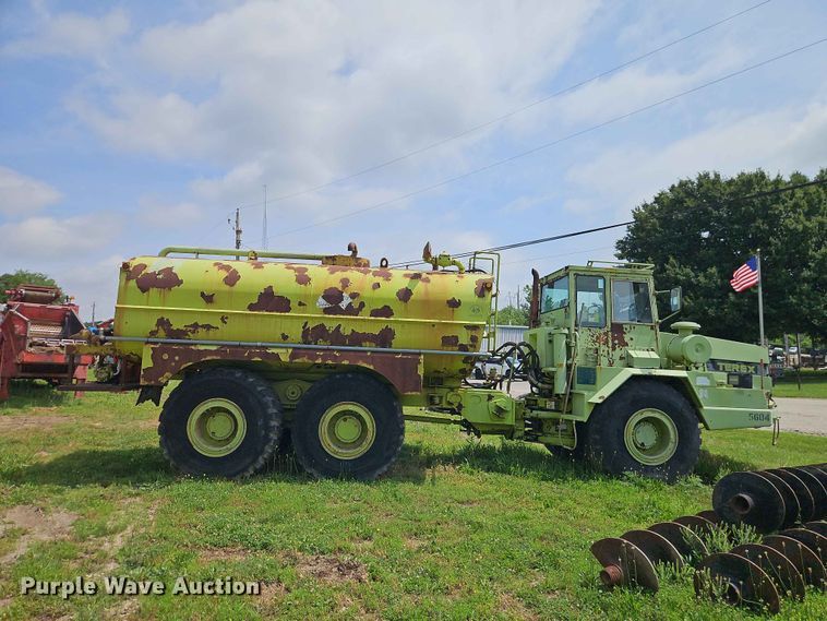 image for item EO7483 1996 Terex 2766C water wagon