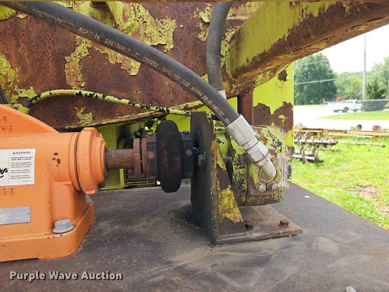 image for item EO7483 1996 Terex 2766C water wagon