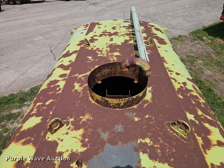 image for item EO7483 1996 Terex 2766C water wagon