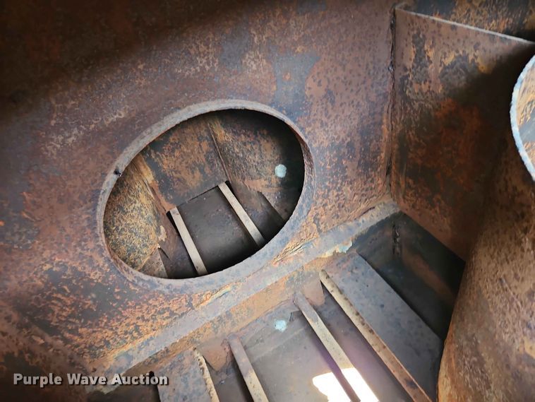 image for item EO7483 1996 Terex 2766C water wagon