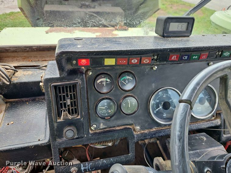 image for item EO7483 1996 Terex 2766C water wagon