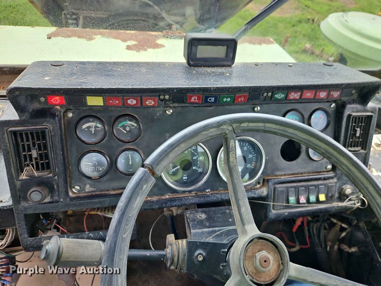 image for item EO7483 1996 Terex 2766C water wagon