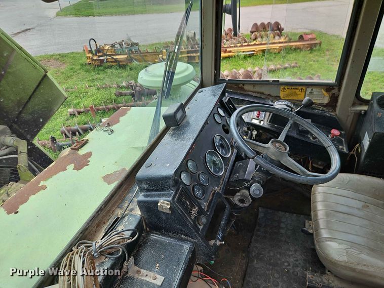 image for item EO7483 1996 Terex 2766C water wagon