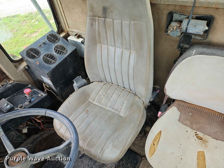 image for item EO7483 1996 Terex 2766C water wagon