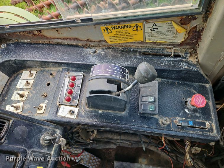 image for item EO7483 1996 Terex 2766C water wagon