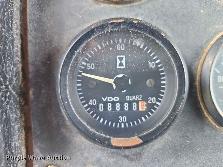 image for item EO7483 1996 Terex 2766C water wagon