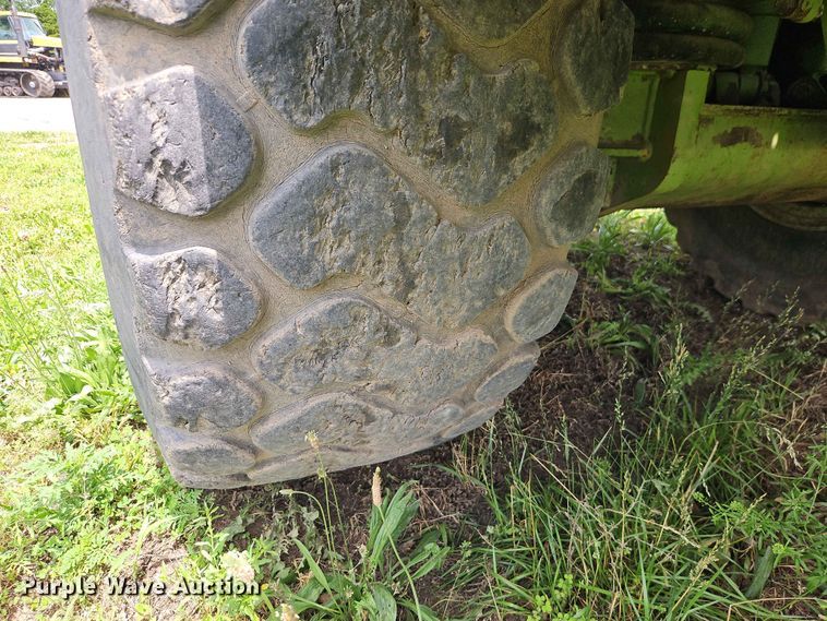 image for item EO7483 1996 Terex 2766C water wagon