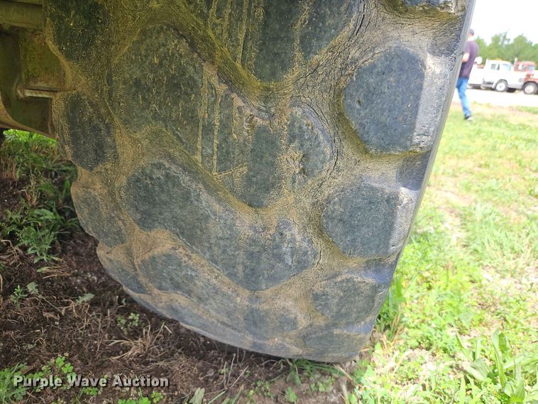 image for item EO7483 1996 Terex 2766C water wagon