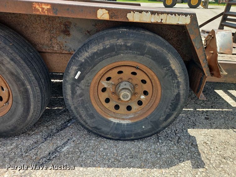 image for item EO7486 2004 Hillsboro Industries Tuffloader equipment trailer