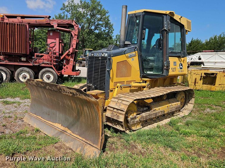 Photo of a 2009 John Deere 650J XLT