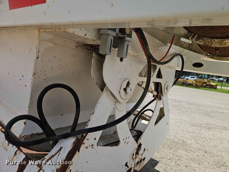 image for item EO7500 2014 DeLucio bottom dump trailer