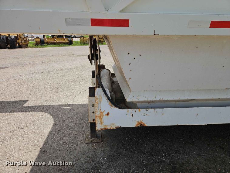 image for item EO7500 2014 DeLucio bottom dump trailer
