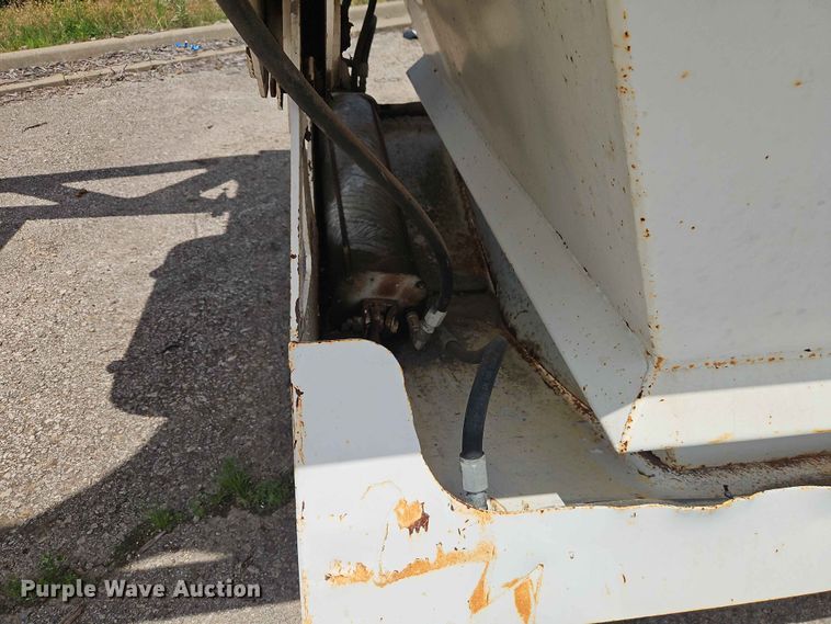 image for item EO7500 2014 DeLucio bottom dump trailer