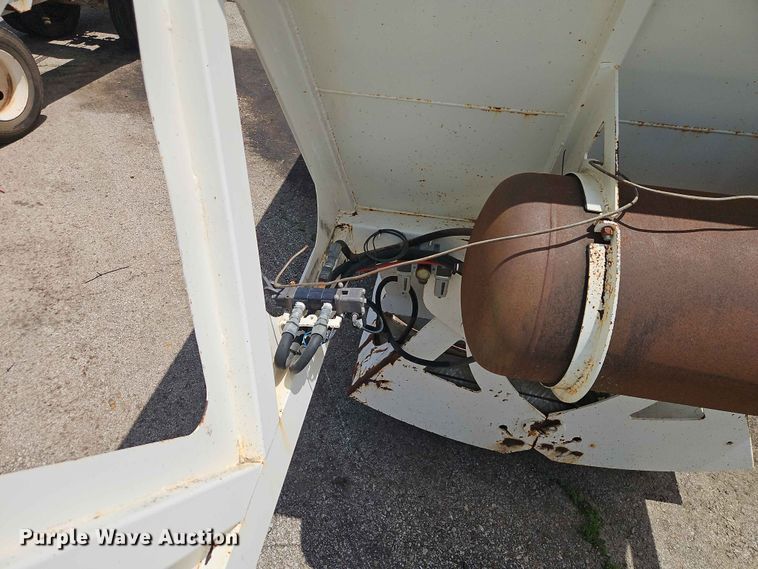 image for item EO7500 2014 DeLucio bottom dump trailer