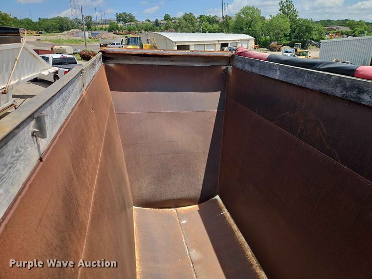 image for item EO7500 2014 DeLucio bottom dump trailer