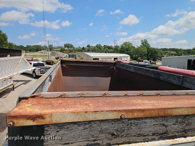 image for item EO7500 2014 DeLucio bottom dump trailer