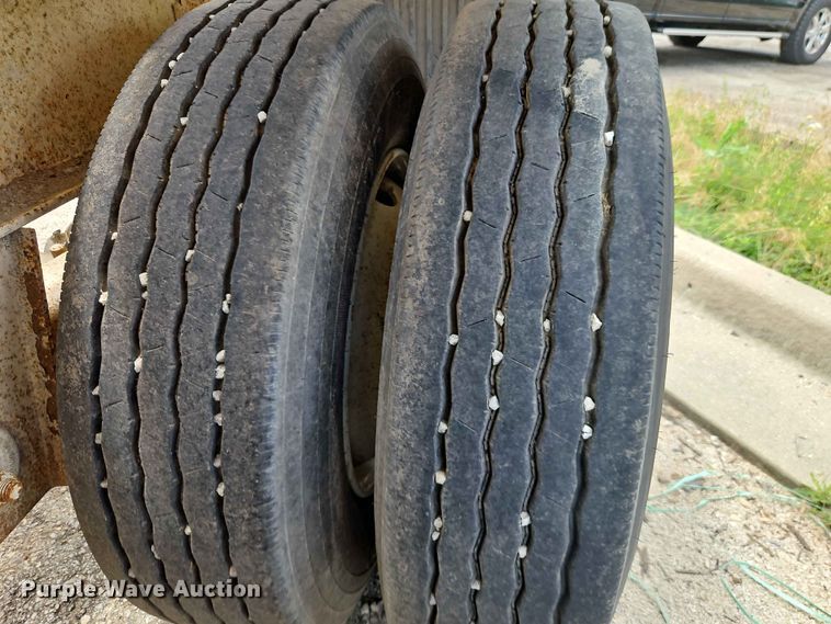 image for item EO7500 2014 DeLucio bottom dump trailer