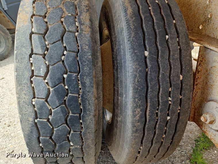 image for item EO7500 2014 DeLucio bottom dump trailer