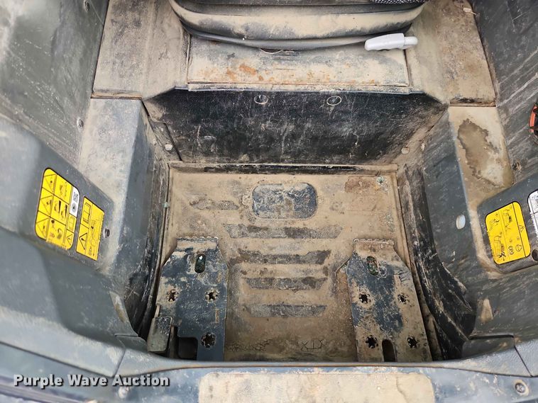 image for item EO8513 2024 Bobcat T66 tracked skid steer loader