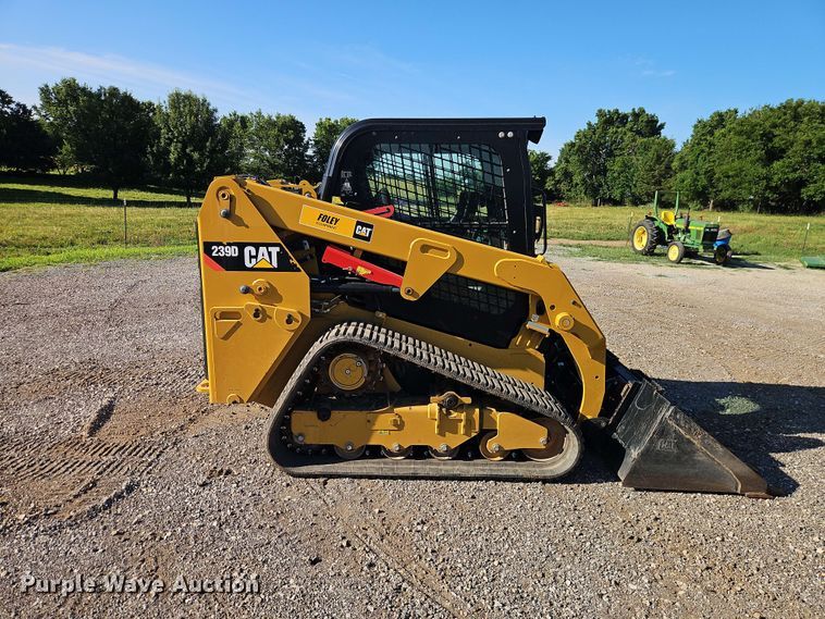 image for item EO8514 2019 Caterpillar 239D tracked skid steer loader