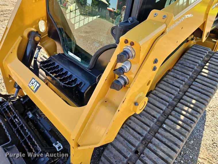 image for item EO8514 2019 Caterpillar 239D tracked skid steer loader